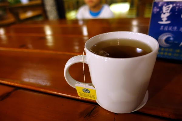 星月之星景觀餐廳:(胖樺食記)台中后里「星月大地-星月之星景觀山聽」,無敵夜景服務週到/下午茶/包場/露營/南洋風/麗寶樂園/蜜糖土司