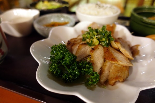 星月之星景觀餐廳:(胖樺食記)台中后里「星月大地-星月之星景觀山聽」,無敵夜景服務週到/下午茶/包場/露營/南洋風/麗寶樂園/蜜糖土司