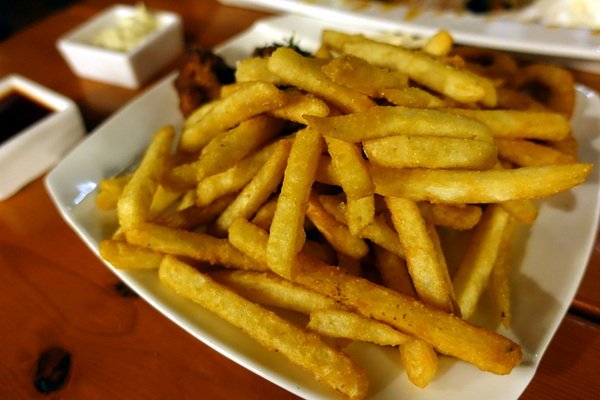 星月之星景觀餐廳:(胖樺食記)台中后里「星月大地-星月之星景觀山聽」,無敵夜景服務週到/下午茶/包場/露營/南洋風/麗寶樂園/蜜糖土司