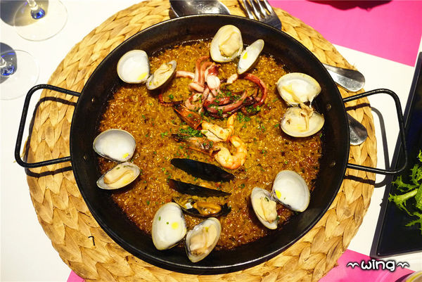 VIVO 光癮時尚餐飲：［台北東區］潮流亮點餐廳。【VIVO 光癮時尚餐飲】TAPAS/西班牙海鮮燉飯/Gelato冰淇淋/酒品體驗(捷運忠孝復興/忠孝敦化站美食)