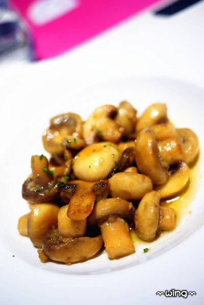 VIVO 光癮時尚餐飲：［台北東區］潮流亮點餐廳。【VIVO 光癮時尚餐飲】TAPAS/西班牙海鮮燉飯/Gelato冰淇淋/酒品體驗(捷運忠孝復興/忠孝敦化站美食)