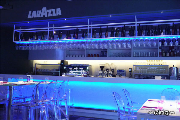 VIVO 光癮時尚餐飲：［台北東區］潮流亮點餐廳。【VIVO 光癮時尚餐飲】TAPAS/西班牙海鮮燉飯/Gelato冰淇淋/酒品體驗(捷運忠孝復興/忠孝敦化站美食)