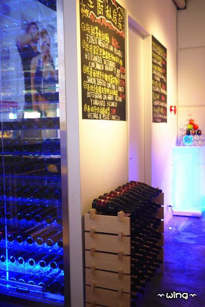 VIVO 光癮時尚餐飲：［台北東區］潮流亮點餐廳。【VIVO 光癮時尚餐飲】TAPAS/西班牙海鮮燉飯/Gelato冰淇淋/酒品體驗(捷運忠孝復興/忠孝敦化站美食)