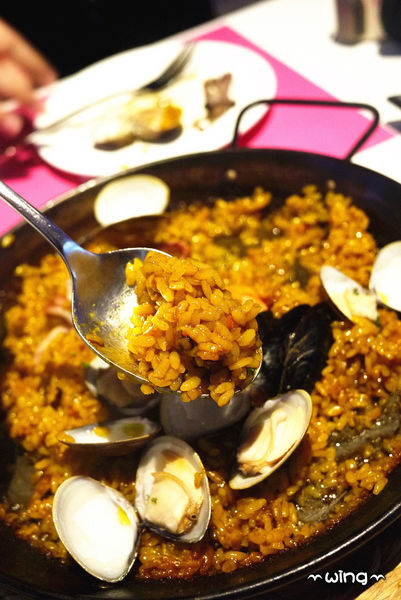 VIVO 光癮時尚餐飲：［台北東區］潮流亮點餐廳。【VIVO 光癮時尚餐飲】TAPAS/西班牙海鮮燉飯/Gelato冰淇淋/酒品體驗(捷運忠孝復興/忠孝敦化站美食)