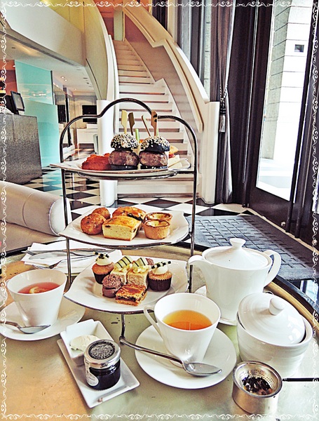 bar & restaurant a3：✜ 貴婦百貨親民價格滴三層架美味下午茶 －「bar&restaurant a3」❤～