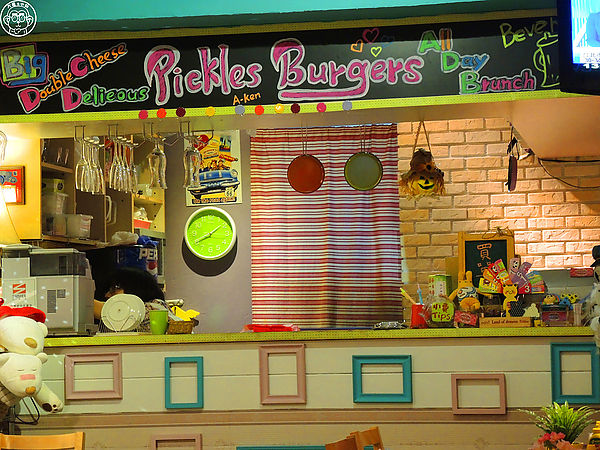 Pickles阿肯美式餐廳(忠孝店):呷飽祙【台北大安・PICKLES阿肯美式餐廳】數一數二好吃的美式漢堡