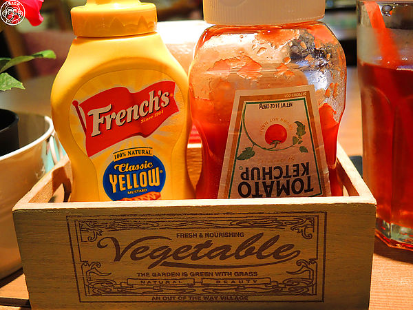 Pickles阿肯美式餐廳(忠孝店):呷飽祙【台北大安・PICKLES阿肯美式餐廳】數一數二好吃的美式漢堡