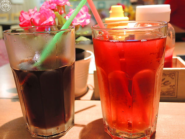 Pickles阿肯美式餐廳(忠孝店):呷飽祙【台北大安・PICKLES阿肯美式餐廳】數一數二好吃的美式漢堡