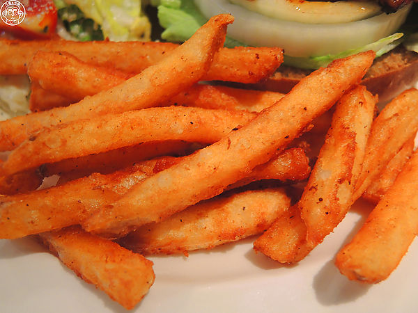 Pickles阿肯美式餐廳(忠孝店):呷飽祙【台北大安・PICKLES阿肯美式餐廳】數一數二好吃的美式漢堡