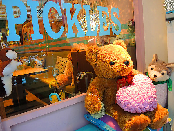 Pickles阿肯美式餐廳(忠孝店):呷飽祙【台北大安・PICKLES阿肯美式餐廳】數一數二好吃的美式漢堡