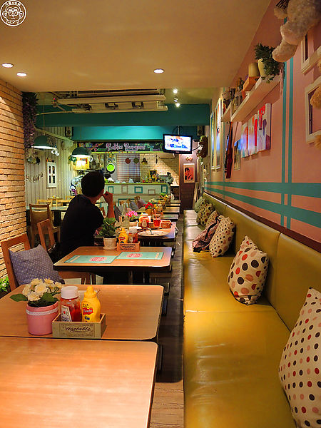 Pickles阿肯美式餐廳(忠孝店):呷飽祙【台北大安・PICKLES阿肯美式餐廳】數一數二好吃的美式漢堡