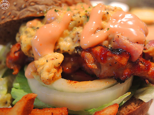 Pickles阿肯美式餐廳(忠孝店):呷飽祙【台北大安・PICKLES阿肯美式餐廳】數一數二好吃的美式漢堡