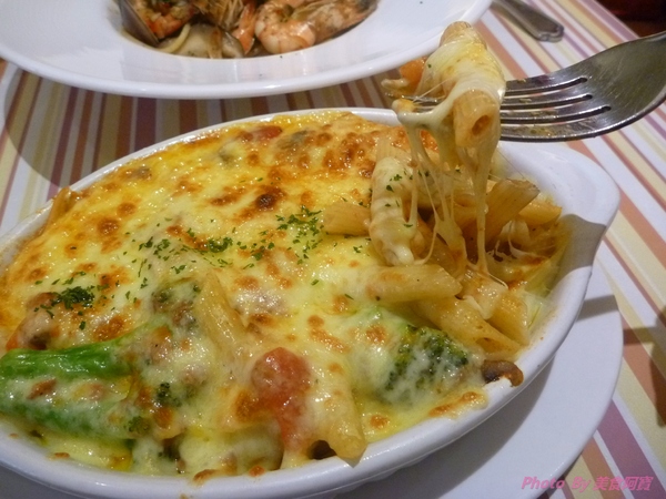 Live饗樂Pasta&Cafe:【試吃】東區好吃的義大利麵-Live饗樂Pasta&Cafe