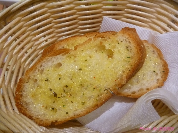 Live饗樂Pasta&Cafe:【試吃】東區好吃的義大利麵-Live饗樂Pasta&Cafe