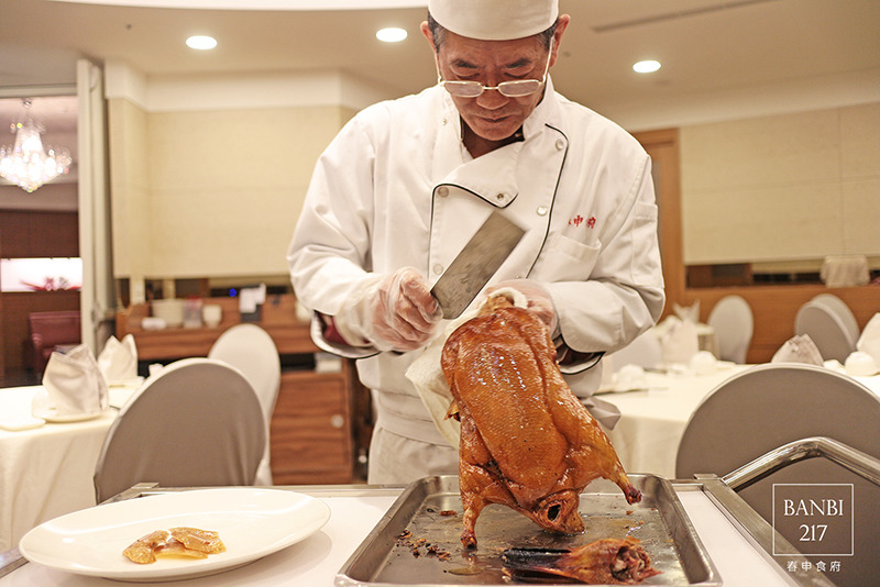 Banbi217 美食旅遊: 春申食府 上海桌菜,婚宴會館,乳腐扣肉,北京烤鴨三吃 (東區,捷運忠孝敦化站美食餐廳)