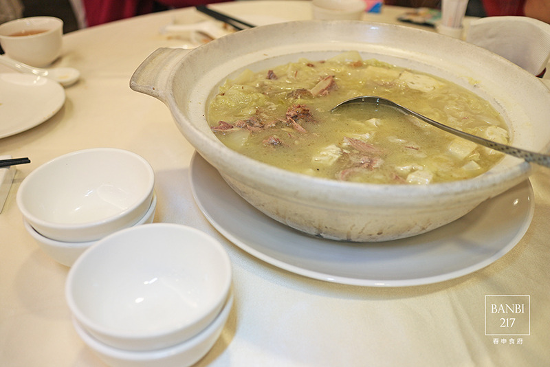 Banbi217 美食旅遊: 春申食府 上海桌菜,婚宴會館,乳腐扣肉,北京烤鴨三吃 (東區,捷運忠孝敦化站美食餐廳)