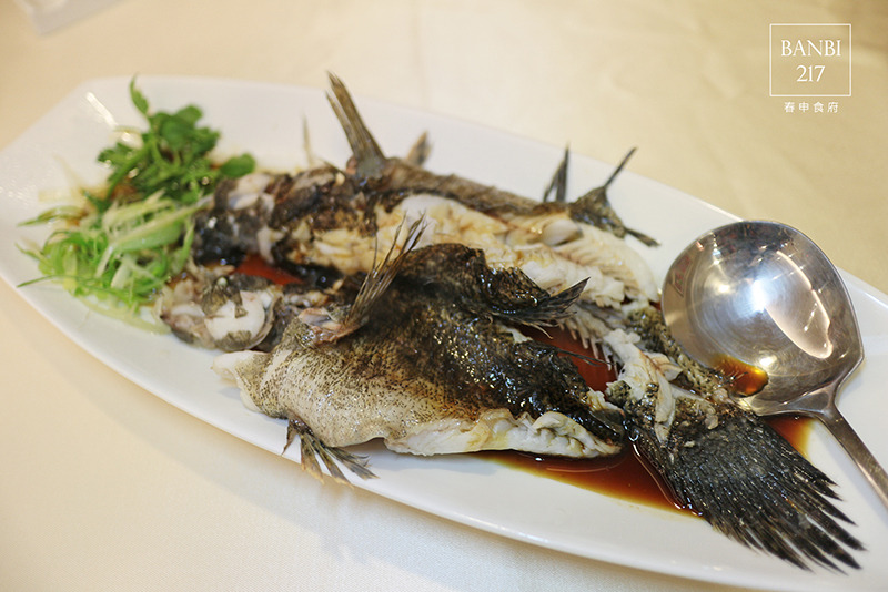 Banbi217 美食旅遊: 春申食府 上海桌菜,婚宴會館,乳腐扣肉,北京烤鴨三吃 (東區,捷運忠孝敦化站美食餐廳)