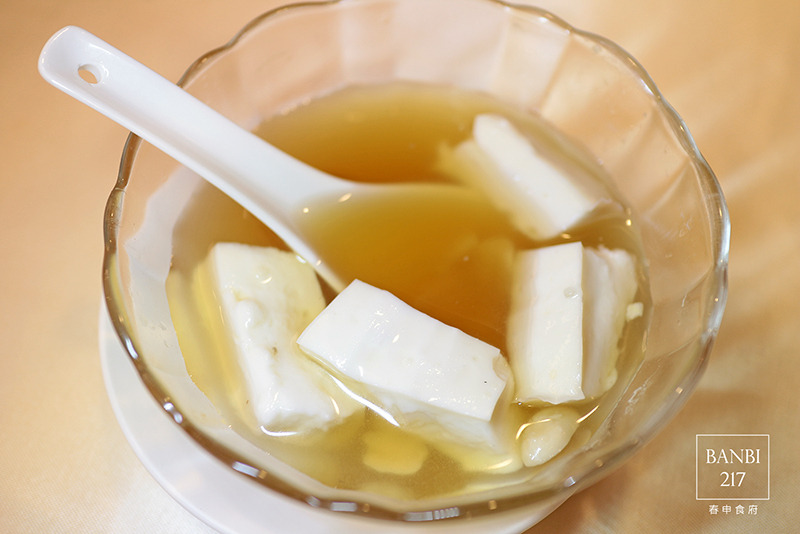 Banbi217 美食旅遊: 春申食府 上海桌菜,婚宴會館,乳腐扣肉,北京烤鴨三吃 (東區,捷運忠孝敦化站美食餐廳)