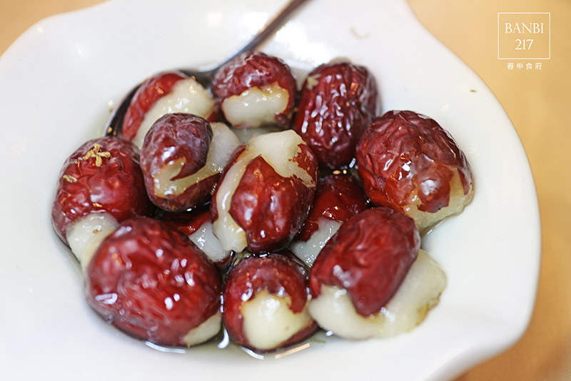 Banbi217 美食旅遊: 春申食府 上海桌菜,婚宴會館,乳腐扣肉,北京烤鴨三吃 (東區,捷運忠孝敦化站美食餐廳)