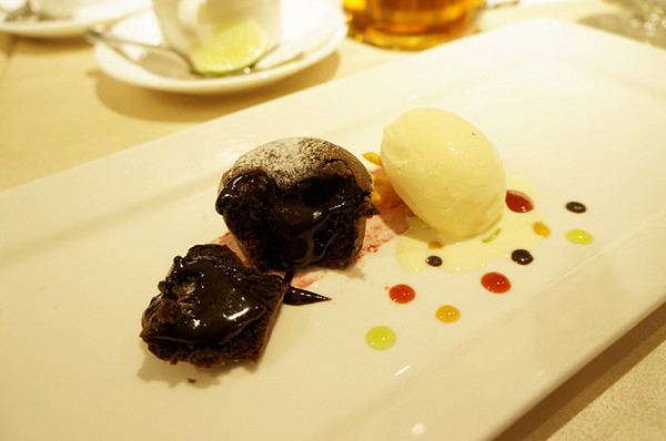 雅室牛排館:台北大安♬尾牙吃大餐,老饕最愛20年經典美味!頂級黑牛肋眼牛排 Steakinn 雅室牛排館