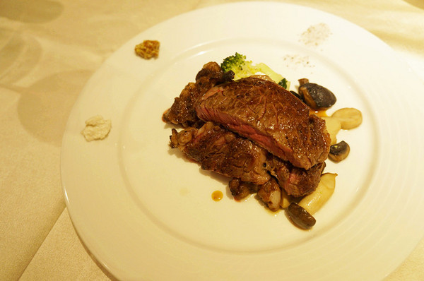 雅室牛排館:台北大安♬尾牙吃大餐,老饕最愛20年經典美味!頂級黑牛肋眼牛排 Steakinn 雅室牛排館