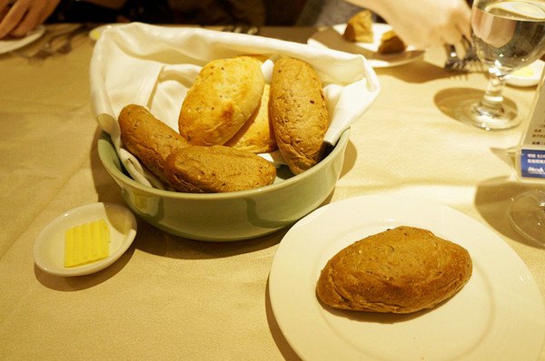 雅室牛排館:台北大安♬尾牙吃大餐,老饕最愛20年經典美味!頂級黑牛肋眼牛排 Steakinn 雅室牛排館