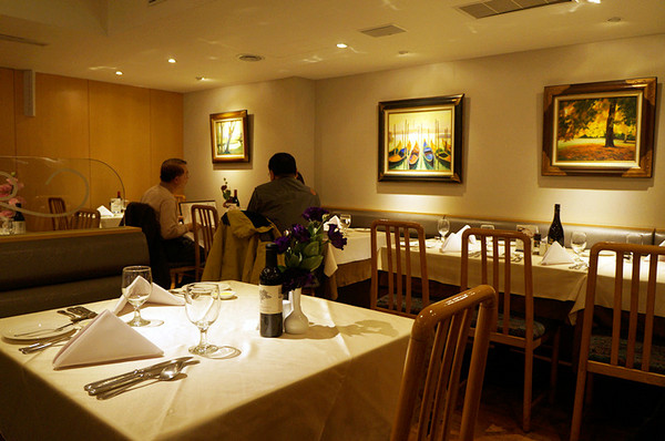 雅室牛排館:台北大安♬尾牙吃大餐,老饕最愛20年經典美味!頂級黑牛肋眼牛排 Steakinn 雅室牛排館