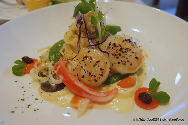 alfinee cafe 艾芬妮義麵坊:<口碑券>【台北松山】Alfinee cafe 艾芬妮義麵坊-義大利麵干貝好大!鹹派表現優秀!