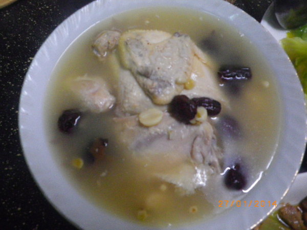 山上的階梯老爹廚房：好吃的【蔘雞湯】在[山上的階梯-老爹廚房]