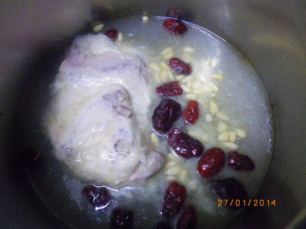 山上的階梯老爹廚房：好吃的【蔘雞湯】在[山上的階梯-老爹廚房]