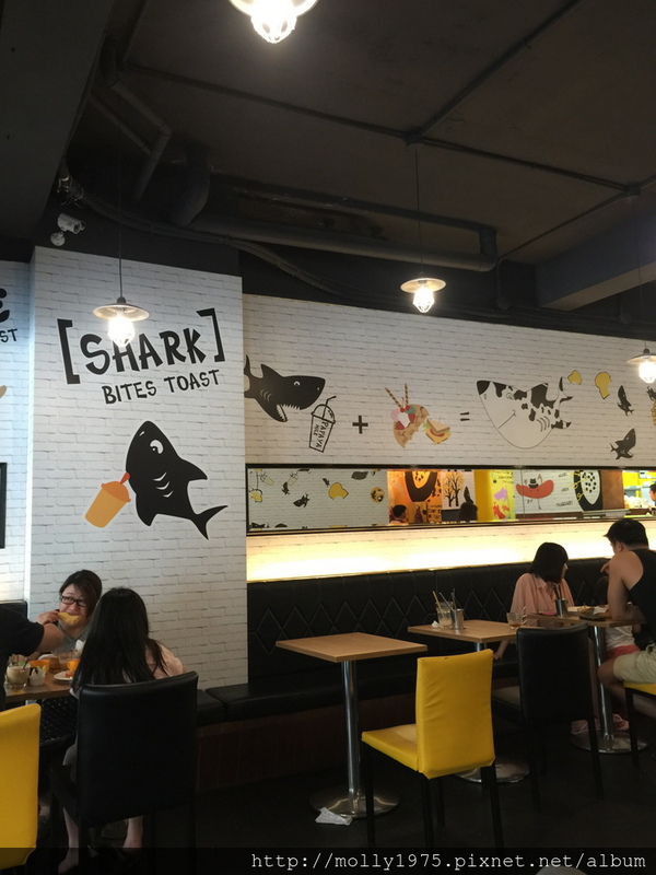 鯊魚咬吐司(新莊店)：【新莊】鯊魚咬吐司~大份量大滿足