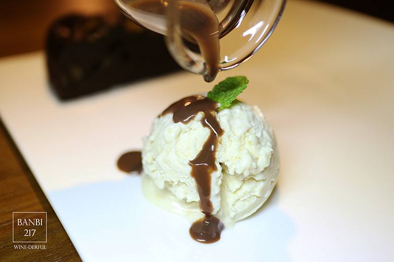 Banbi217 美食旅遊: WINE-derful 台北葡萄酒主題餐廳(台北中山區,捷運行天宮站)[邀約]