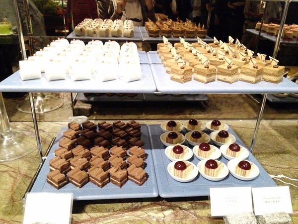 君品酒店-雲軒西餐廳：君品雲軒下午茶-甜點海鮮吃到飽