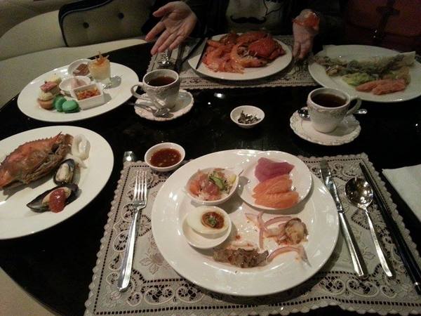 君品酒店-雲軒西餐廳：君品雲軒下午茶-甜點海鮮吃到飽