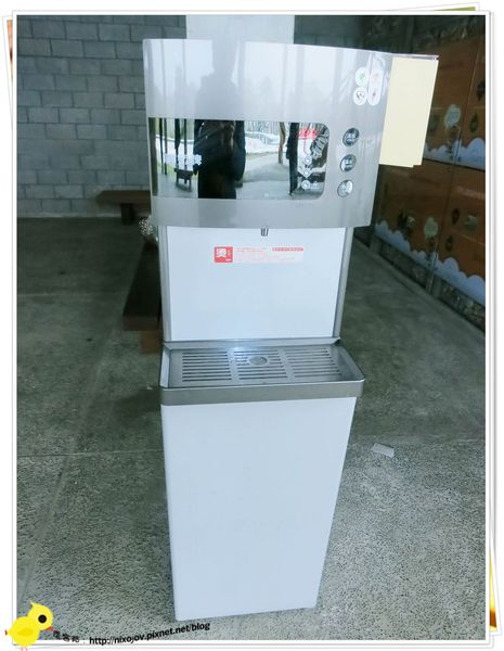 台北-南港山水綠生態-山豬窟化身成池畔木屋-飲水機