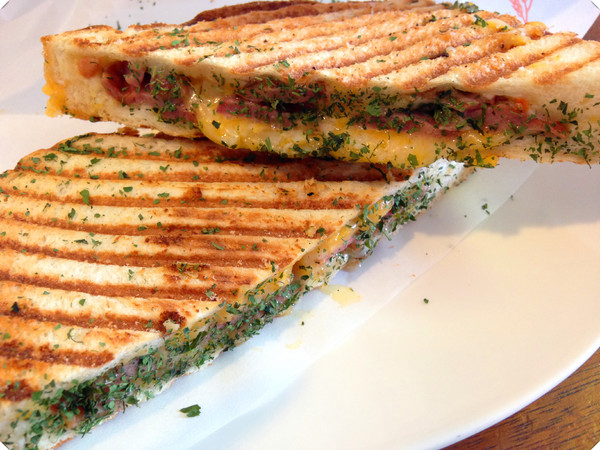 晴天小店：【♥美食】早餐就該這樣享受陽光般的帕尼尼-晴天義式三明治