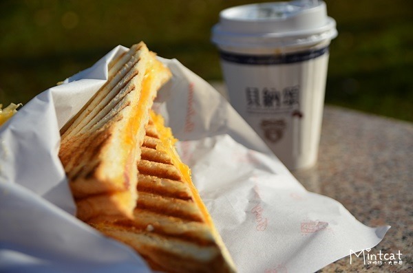晴天小店:【早餐吃什麼】晴天小店義式烤乳酪三明治搭松青超市現煮貝納頌咖啡