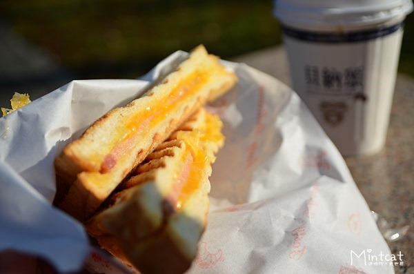 晴天小店:【早餐吃什麼】晴天小店義式烤乳酪三明治搭松青超市現煮貝納頌咖啡