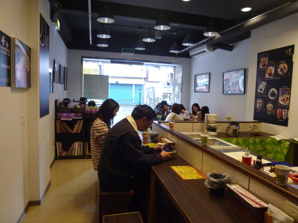 料理魔法師-厚食甜品屋：【苗栗】擁有客家精神的蜜糖吐司－厚食甜品屋