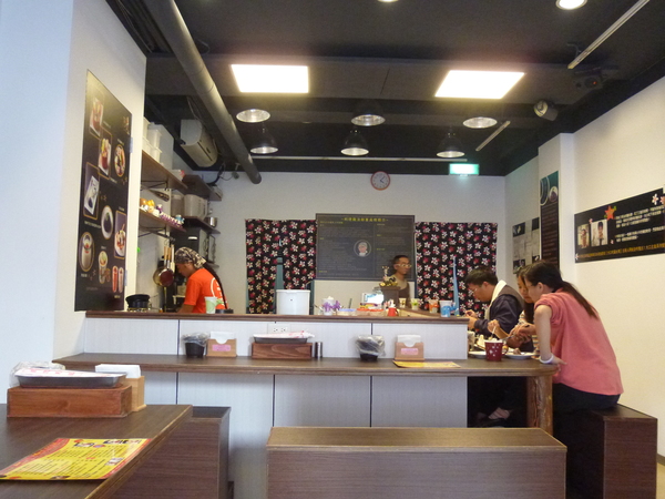 料理魔法師-厚食甜品屋：【苗栗】擁有客家精神的蜜糖吐司－厚食甜品屋