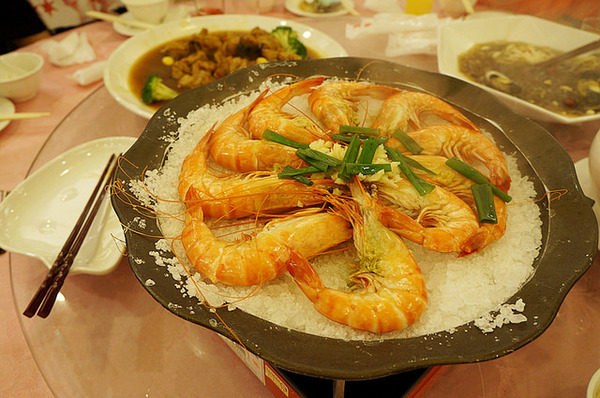 龍星餐廳: 馬公♬在地人御用婚宴海鮮餐廳吃年菜,大石斑&龍蝦美味上桌!龍星餐廳