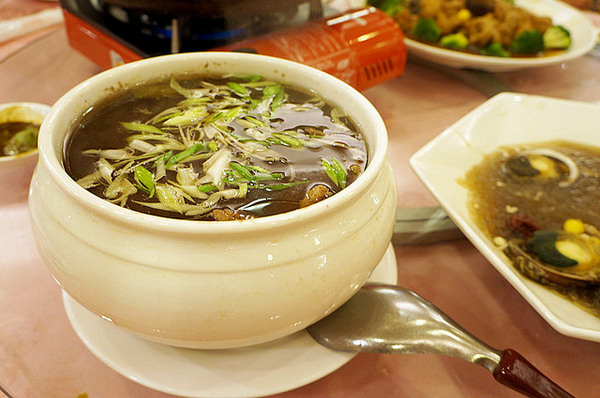 龍星餐廳: 馬公♬在地人御用婚宴海鮮餐廳吃年菜,大石斑&龍蝦美味上桌!龍星餐廳