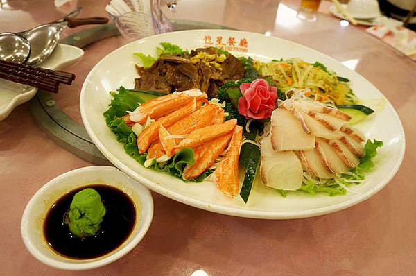 龍星餐廳: 馬公♬在地人御用婚宴海鮮餐廳吃年菜,大石斑&龍蝦美味上桌!龍星餐廳