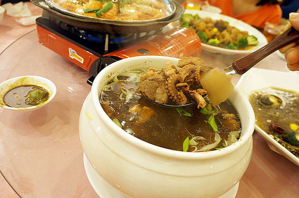 龍星餐廳: 馬公♬在地人御用婚宴海鮮餐廳吃年菜,大石斑&龍蝦美味上桌!龍星餐廳