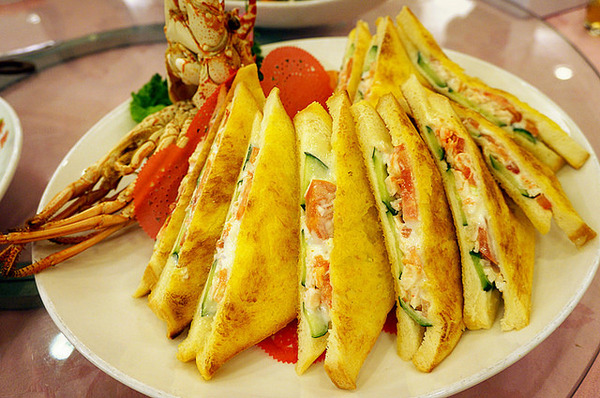 龍星餐廳: 馬公♬在地人御用婚宴海鮮餐廳吃年菜,大石斑&龍蝦美味上桌!龍星餐廳