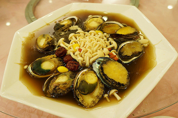 龍星餐廳: 馬公♬在地人御用婚宴海鮮餐廳吃年菜,大石斑&龍蝦美味上桌!龍星餐廳