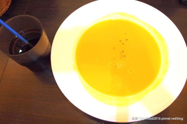 幸福起司(東園店)：【台北萬華】幸福起司－平價大碗的義大利麵，加套餐也不超過２００元喔！