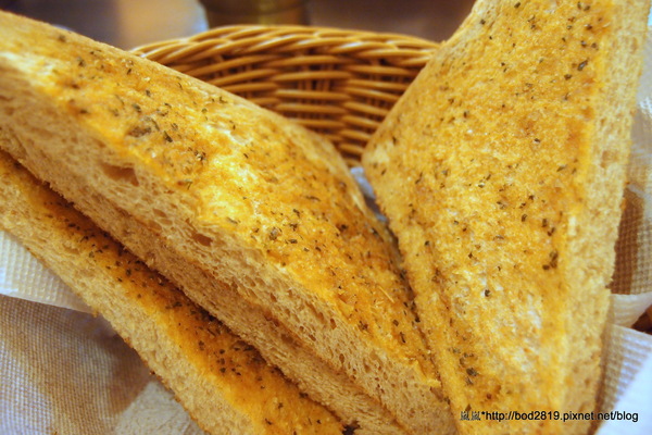 幸福起司(東園店)：【台北萬華】幸福起司－平價大碗的義大利麵，加套餐也不超過２００元喔！