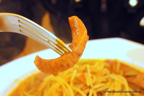 幸福起司(東園店)：【台北萬華】幸福起司－平價大碗的義大利麵，加套餐也不超過２００元喔！