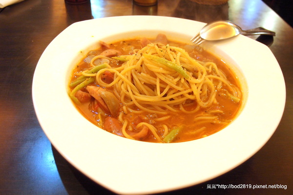 幸福起司(東園店)：【台北萬華】幸福起司－平價大碗的義大利麵，加套餐也不超過２００元喔！